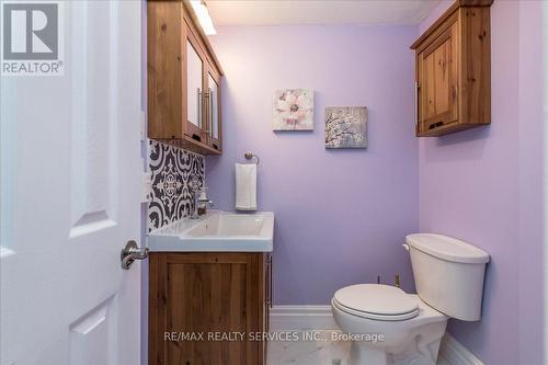 8 Wells Crescent, Barrie, ON - Indoor Photo Showing Bathroom