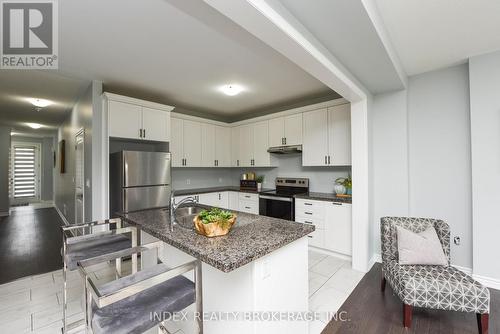12 Del Grappa St, Caledon, ON - Indoor Photo Showing Kitchen With Upgraded Kitchen