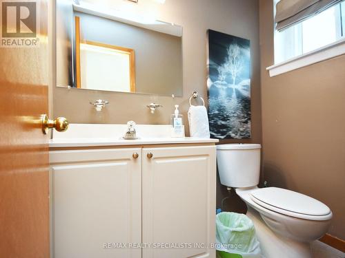 2054 Davebrook Rd, Mississauga, ON - Indoor Photo Showing Bathroom