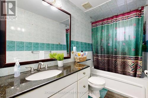 311 Fiona Terr, Mississauga, ON - Indoor Photo Showing Bathroom