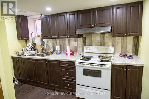 42 Lockwood Rd, Brampton, ON - Indoor Photo Showing Kitchen With Double Sink