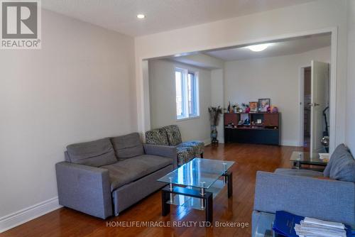 42 Lockwood Rd, Brampton, ON - Indoor Photo Showing Living Room