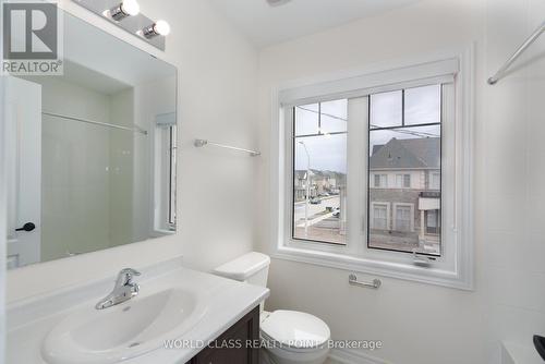 3924 Koenig Road, Burlington, ON - Indoor Photo Showing Bathroom