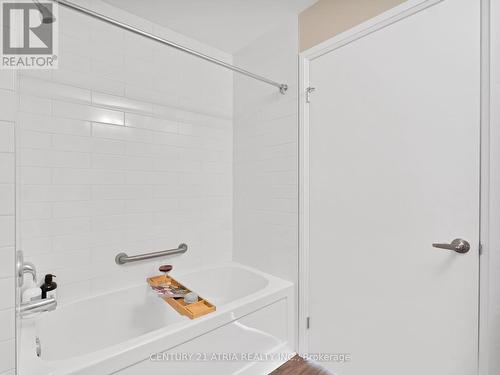 308 - 60 Charles Street W, Kitchener, ON - Indoor Photo Showing Bathroom