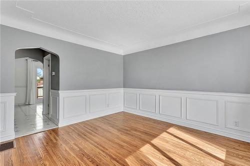 92 East 43Rd Street, Hamilton, ON - Indoor Photo Showing Other Room