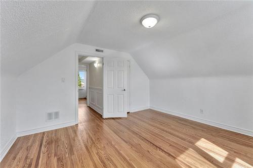 92 East 43Rd Street, Hamilton, ON - Indoor Photo Showing Other Room