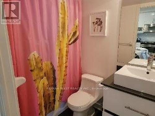 #601 -1171 Queen St W, Toronto, ON - Indoor Photo Showing Bathroom