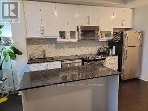 #601 -1171 Queen St W, Toronto, ON - Indoor Photo Showing Kitchen With Upgraded Kitchen