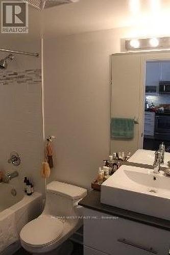 #601 -1171 Queen St W, Toronto, ON - Indoor Photo Showing Bathroom