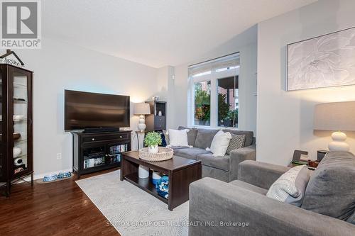 6 - 85 Lillian Street, Toronto, ON - Indoor Photo Showing Living Room