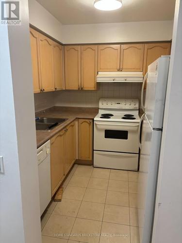 612 - 35 Finch Avenue E, Toronto, ON - Indoor Photo Showing Kitchen With Double Sink