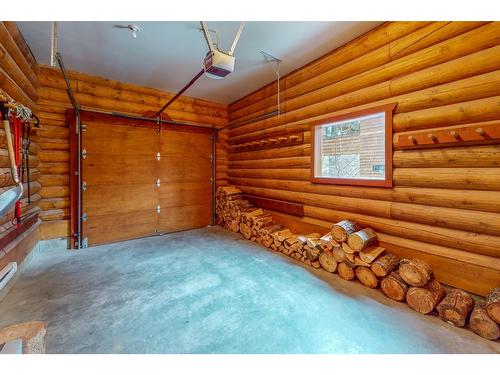 1598 Golden Avenue, Golden, BC - Indoor Photo Showing Other Room