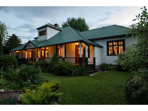 909 11Th Street, Golden, BC - Outdoor