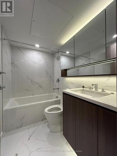 2209 - 38 Widmer Street, Toronto, ON - Indoor Photo Showing Bathroom
