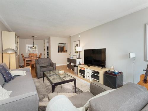 107-2050 White Birch Rd, Sidney, BC - Indoor Photo Showing Living Room