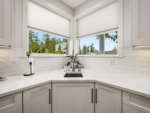 4021 Allview Dr, Bowser, BC - Indoor Photo Showing Kitchen With Upgraded Kitchen
