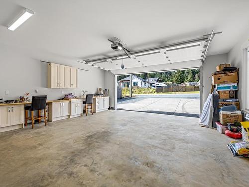 4021 Allview Dr, Bowser, BC - Indoor Photo Showing Garage