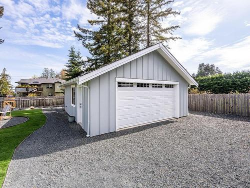 4021 Allview Dr, Bowser, BC - Outdoor