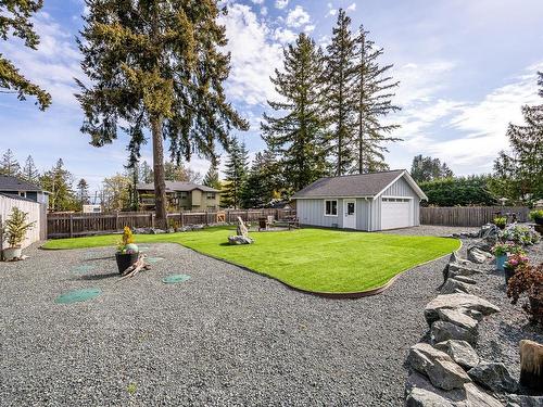 4021 Allview Dr, Bowser, BC - Outdoor With Backyard