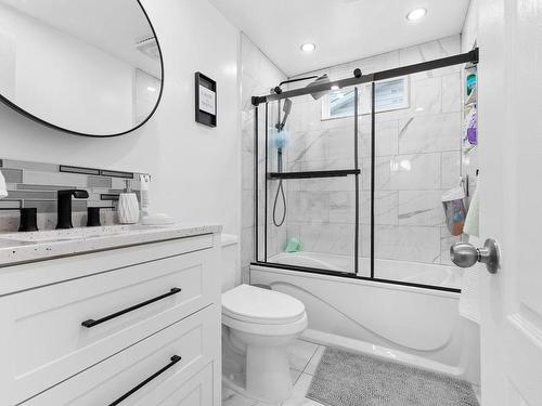 Salle de bains - 4978 Rue Lake, Dollard-Des-Ormeaux, QC - Indoor Photo Showing Bathroom