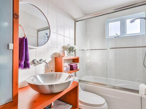 Bathroom - 2210 Rue Pierre-Beaubien, Laval (Vimont), QC - Indoor Photo Showing Bathroom
