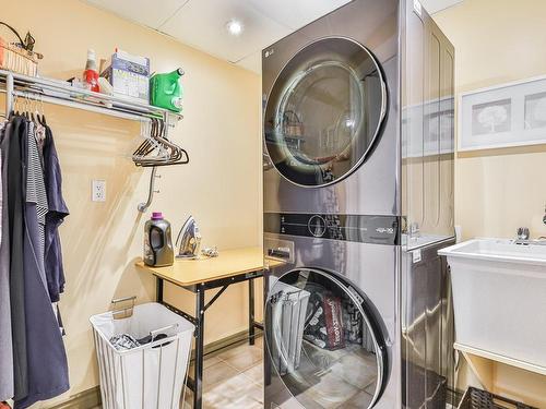 Laundry room - 2210 Rue Pierre-Beaubien, Laval (Vimont), QC - Indoor Photo Showing Laundry Room