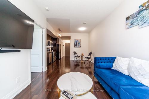 905-7165 Yonge St, Markham, ON - Indoor Photo Showing Other Room