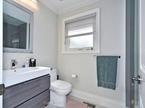 10 Birchard Blvd, East Gwillimbury, ON - Indoor Photo Showing Bathroom