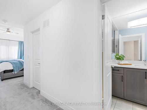 304 Silk Twist Dr, East Gwillimbury, ON - Indoor Photo Showing Laundry Room