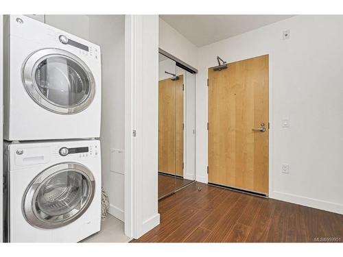 303-640 Michigan St, Victoria, BC - Indoor Photo Showing Laundry Room