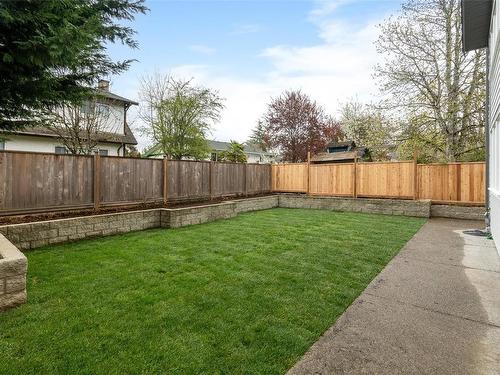 1044 Clarke Rd, Central Saanich, BC - Outdoor With Backyard