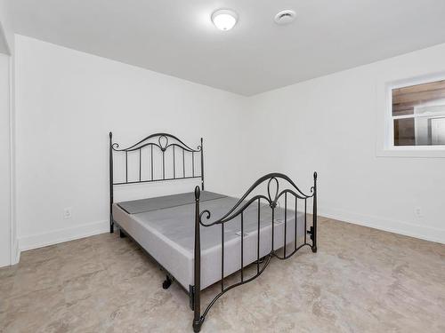 1446 Chilco Rd, Crofton, BC - Indoor Photo Showing Bedroom