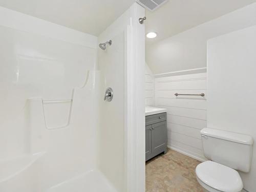 1446 Chilco Rd, Crofton, BC - Indoor Photo Showing Bathroom