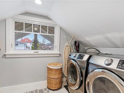 62 Cambridge St, Victoria, BC - Indoor Photo Showing Laundry Room
