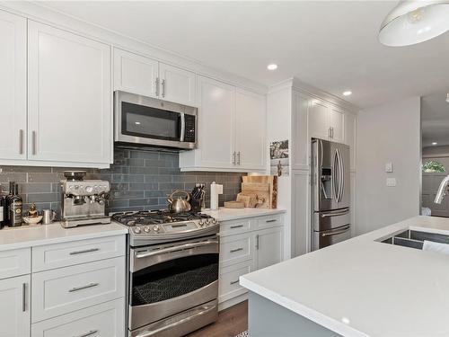 62 Cambridge St, Victoria, BC - Indoor Photo Showing Kitchen With Double Sink With Upgraded Kitchen