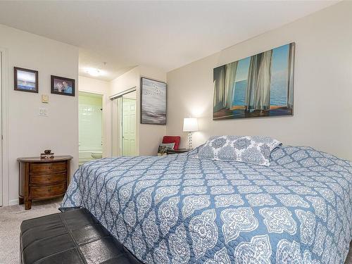 411-5620 Edgewater Lane, Nanaimo, BC - Indoor Photo Showing Bedroom