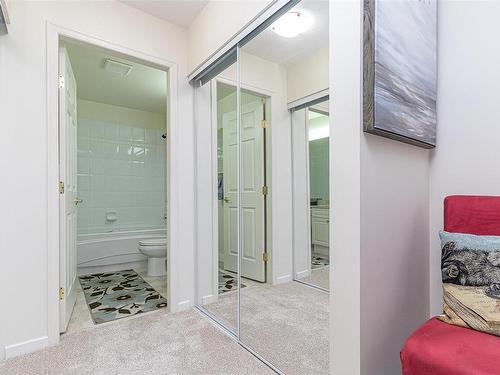 411-5620 Edgewater Lane, Nanaimo, BC - Indoor Photo Showing Bathroom