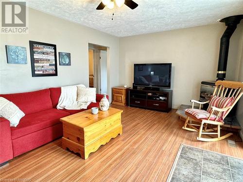789 Lustig Lane, Port Elgin, ON - Indoor Photo Showing Living Room