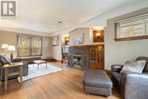 379 London Road, Sarnia, ON - Indoor Photo Showing Living Room With Fireplace