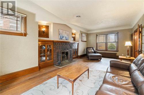 379 London Road, Sarnia, ON - Indoor Photo Showing Living Room With Fireplace