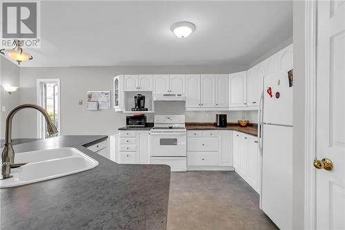 544 Joanne Crescent, Cornwall, ON - Indoor Photo Showing Kitchen