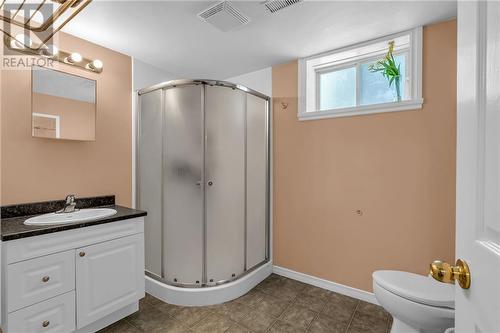 544 Joanne Crescent, Cornwall, ON - Indoor Photo Showing Bathroom