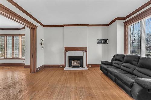 37 Spruceside Avenue, Hamilton, ON - Indoor Photo Showing Living Room With Fireplace