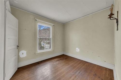 37 Spruceside Avenue, Hamilton, ON - Indoor Photo Showing Other Room