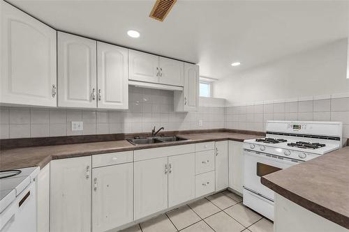 37 Spruceside Avenue, Hamilton, ON - Indoor Photo Showing Kitchen With Double Sink