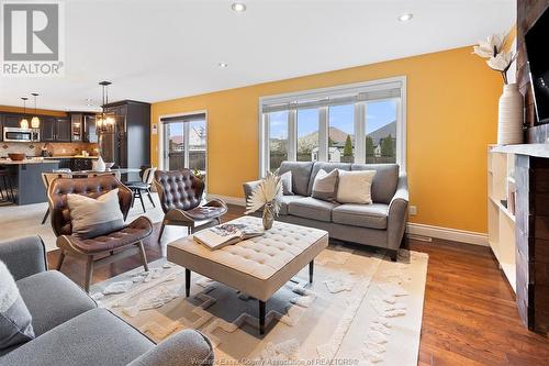 1384 Girard Drive, Lakeshore, ON - Indoor Photo Showing Living Room