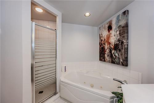 430 Pearl Street|Unit #504, Burlington, ON - Indoor Photo Showing Bathroom