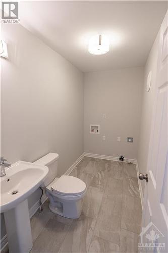 724 Walton Street, Cornwall, ON - Indoor Photo Showing Bathroom