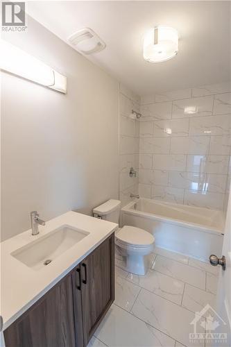 724 Walton Street, Cornwall, ON - Indoor Photo Showing Bathroom