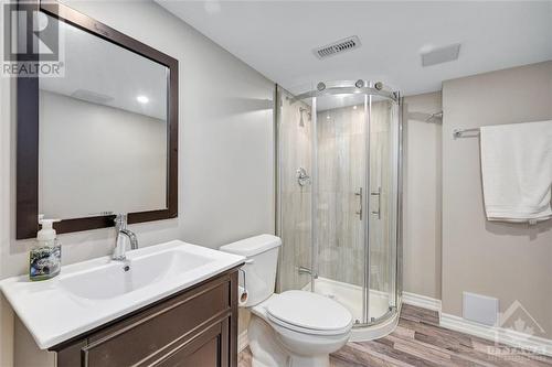 537 Sunlit Circle, Ottawa, ON - Indoor Photo Showing Bathroom